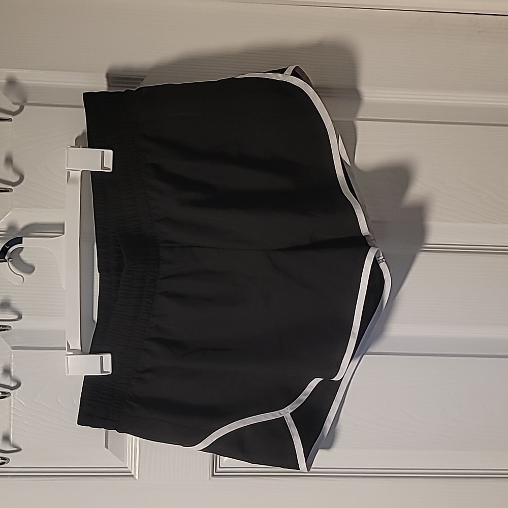 Athletic works, size XL(16-18), black and white
